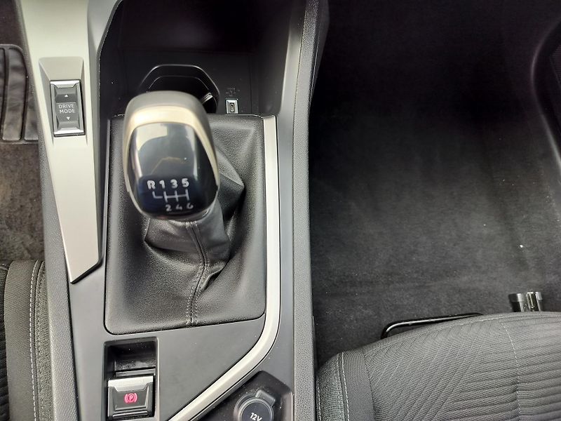 Peugeot 308 SW  1.5 BlueHDI  96kW  automat - fotka 20 z 30