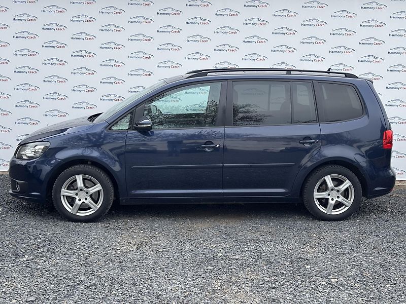 Volkswagen Touran (2013) 2.0TDI, 103kW. DSG, 7míst - fotka 5 z 16