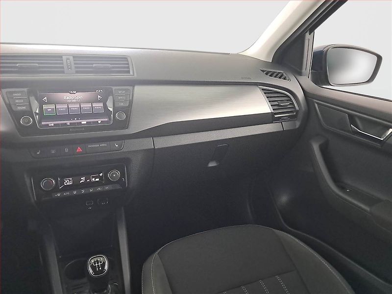 Škoda Fabia (2021) 1.0 TSI, Tempomat - fotka 8 z 15