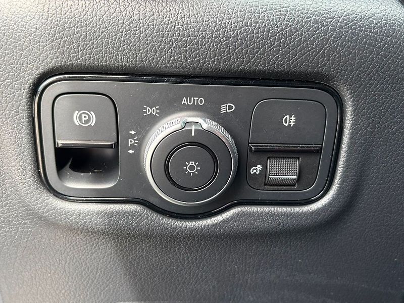 Mercedes-Benz Vito Tourer 116CDI Long 4Matic PRO - fotka 24 z 31