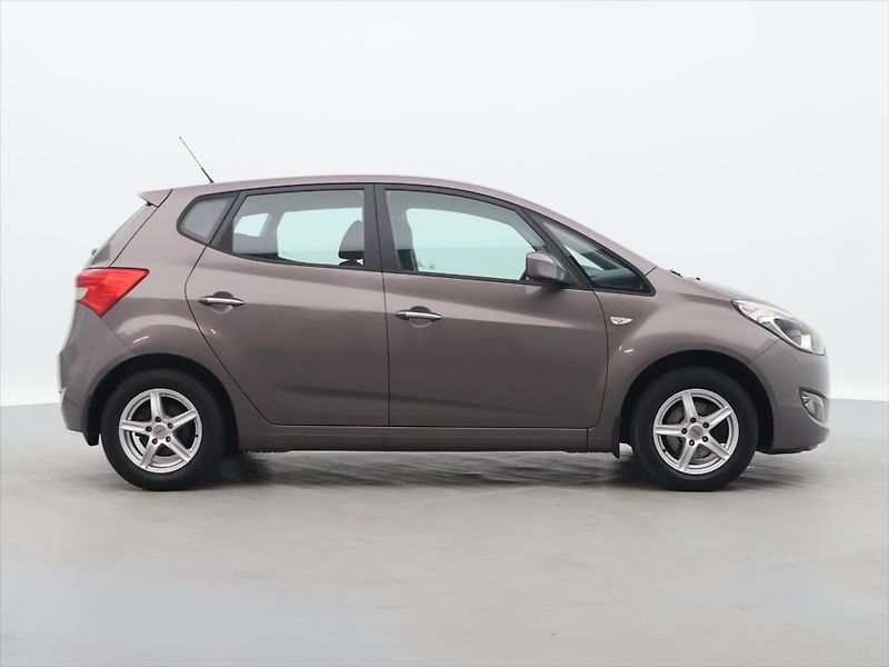 Hyundai ix20 1,4 CVVTi 66kW Klimatizace CZ - fotka 8 z 29