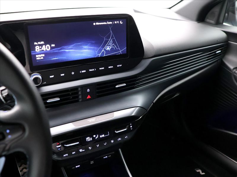 Hyundai i20 1.6 T-GDI 150kW LED CZ Aut.kli - fotka 20 z 32