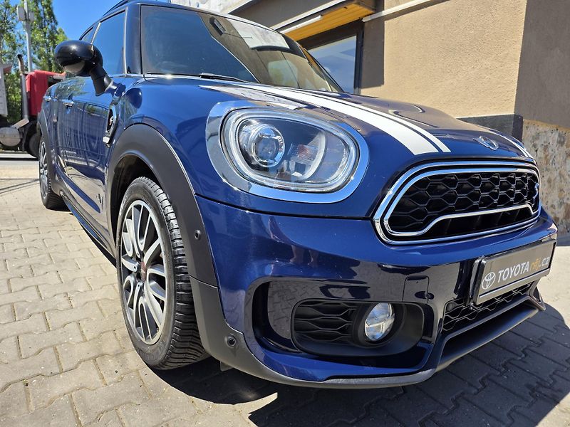 Mini Cooper S 2.0-JOHN COOPER S-4x4 - fotka 5 z 25