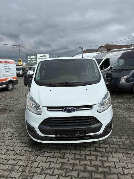 Ford Transit Custom (2015) L2-H1 KLIMA + 6 MÍST - fotka 1 z 14