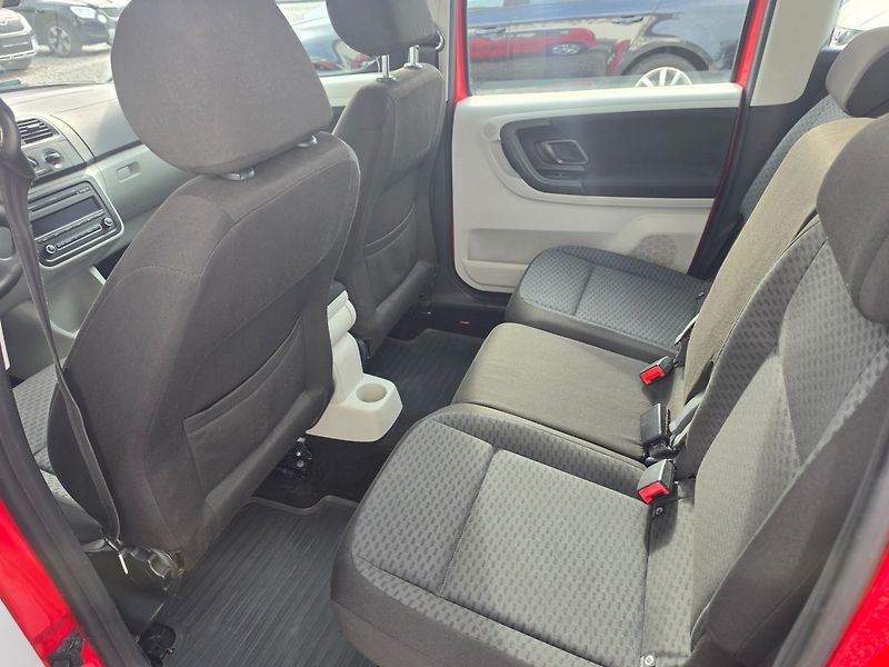 Škoda Roomster (2010) 1.2 TSI DSG Serviska - fotka 12 z 31