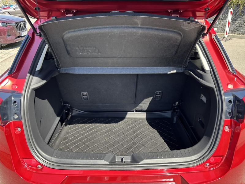 Mazda CX-3 2,0 i AT Takumi BOSE KŮŽE - fotka 13 z 46