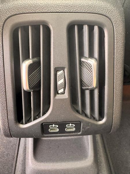 BMW X1 (2024) sDrive20i, panorama - fotka 15 z 35