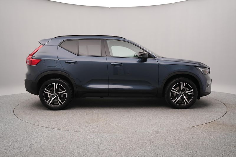 Volvo XC40 B3 DARK PLUS CZ 1.maj - fotka 12 z 48