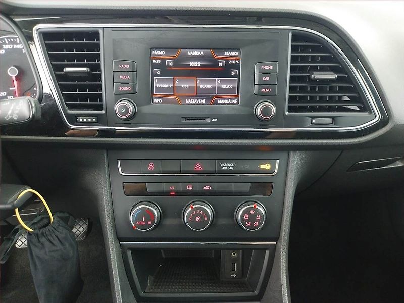 Seat Leon (2016) 1.6 TDI, Tempomat - fotka 12 z 17