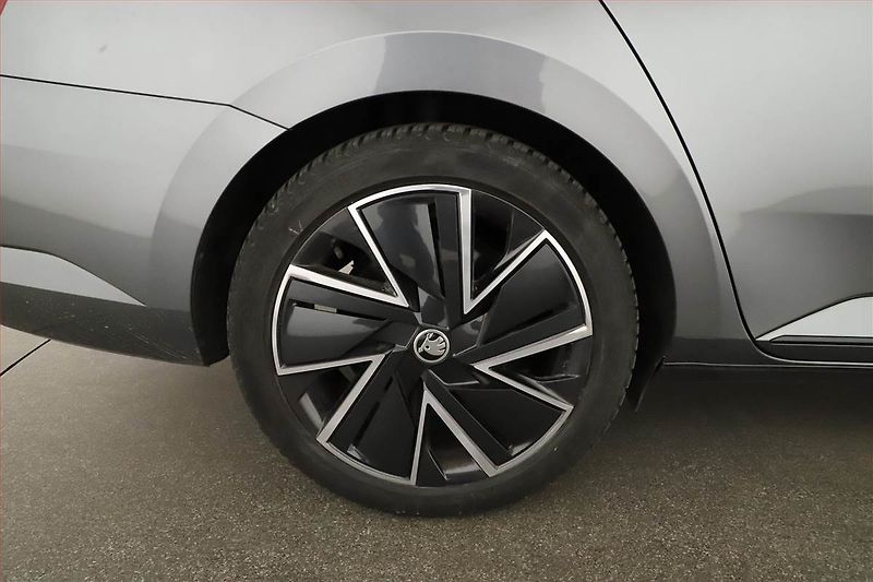 Škoda Superb (2022) Sportline 2.0 TDI - fotka 12 z 19