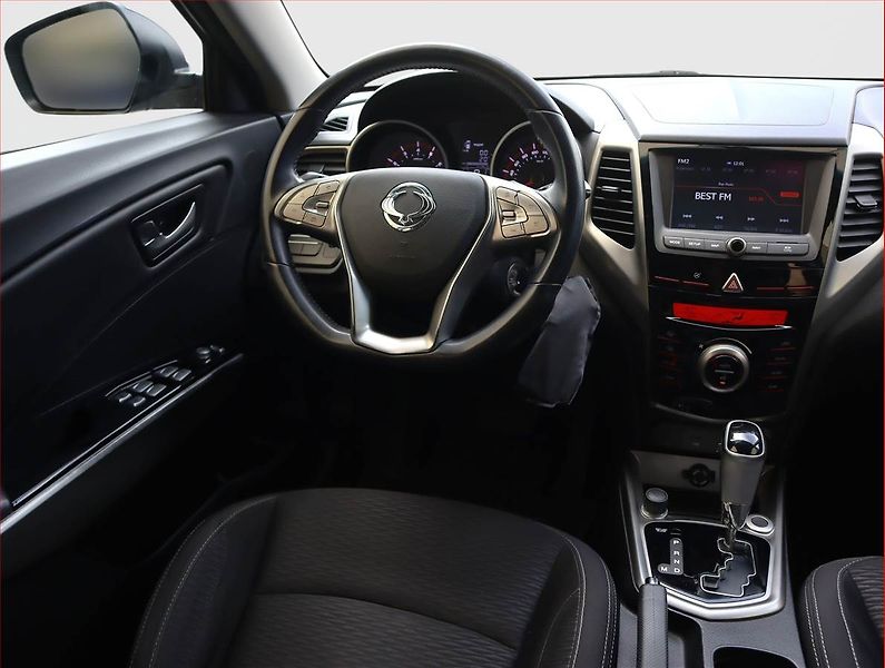 SsangYong Tivoli (2018) 1.6 e-XGi, Automat, Serv.kniha - fotka 7 z 17