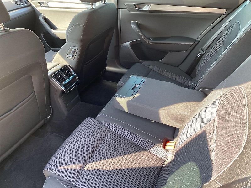 Škoda Superb (2023) Combi 2.0 TDI DSG Style - fotka 8 z 34