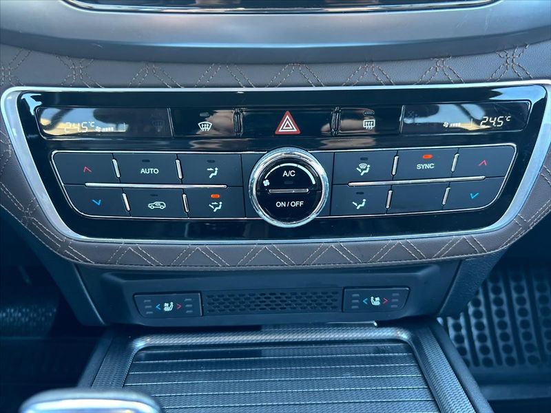 SsangYong Rexton 2,2 E-XDI  E-TRONIC G4 Premium - fotka 19 z 31
