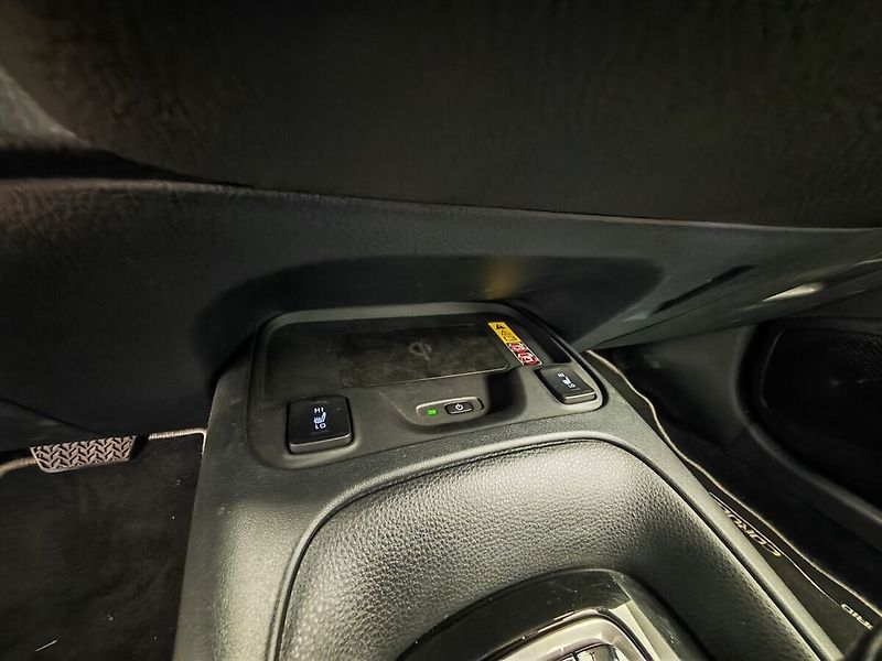 Toyota Corolla 1.8 Hybrid Comfort e-CVT sedan - fotka 32 z 36