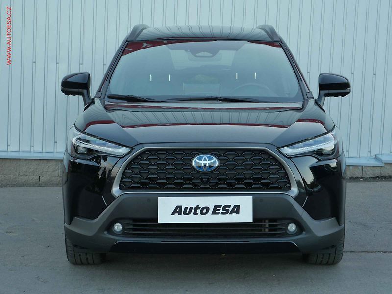 Toyota Corolla Cross (2022) 2.0 Hybrid, Premiere - fotka 2 z 26