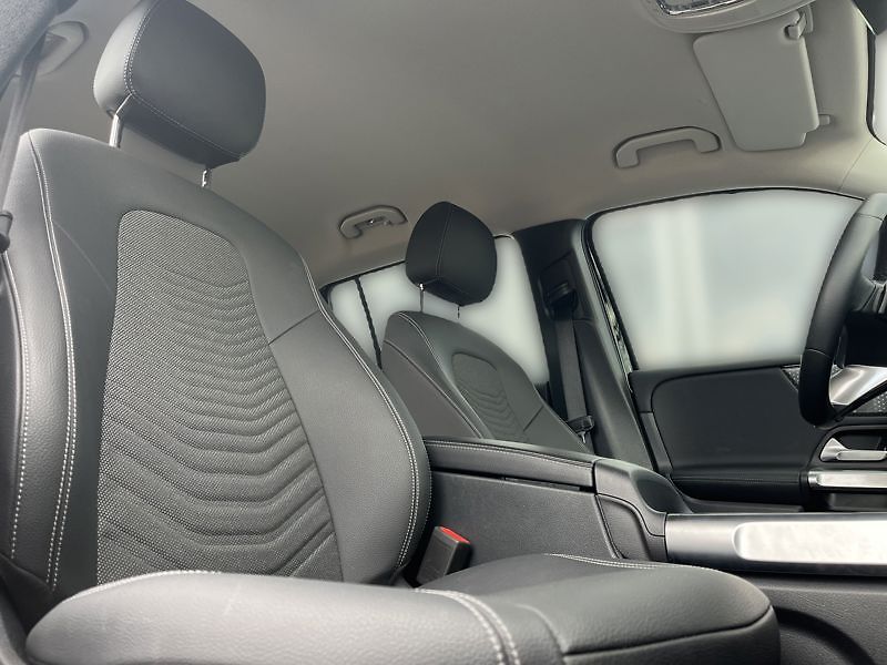 Mercedes-Benz GLB 200 d 4MATIC - fotka 16 z 18