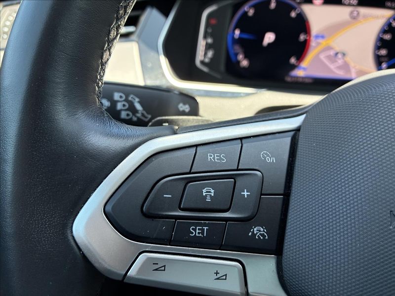 Volkswagen Passat 2,0 KAMERA 360,KEYLESS,VIRTUAL - fotka 16 z 31