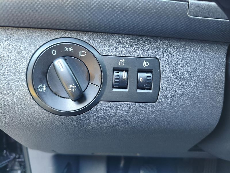 Volkswagen Caddy (2012) 1,2 TSI Trend 7 míst - fotka 21 z 30