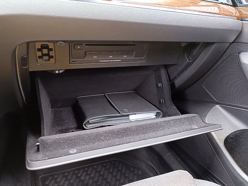 Volkswagen Passat (2018) 2,0 TDi 4Motion DSG 140 KW - fotka 10 z 15