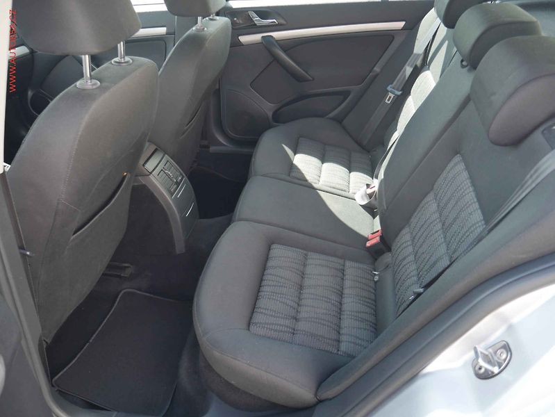 Škoda Octavia (2010) 1.6TDi, ČR, autoAC - fotka 10 z 24