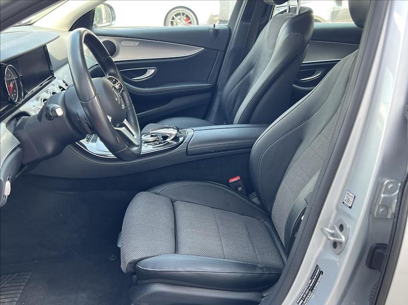 Mercedes-Benz Třídy E 2,0 E 220 d / 9G-TRONIC - fotka 10 z 35
