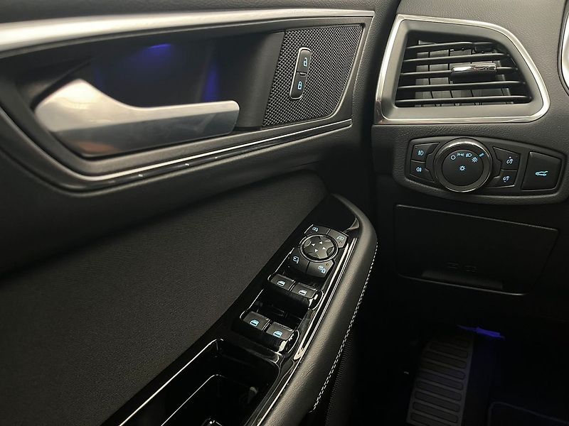 Ford Galaxy 2.5 HEV TITANIUM 7 míst - fotka 18 z 70