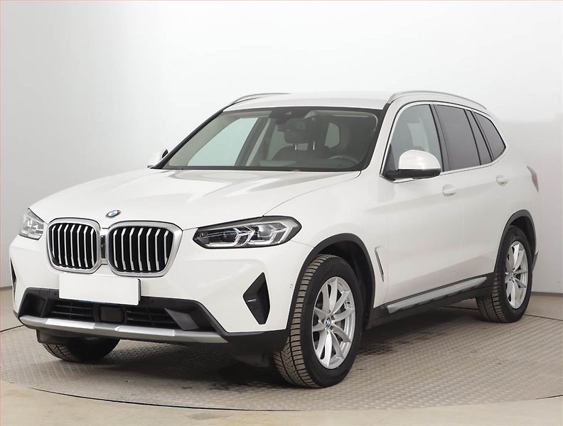 BMW X3 (2023) xDrive30i - fotka 2 z 32