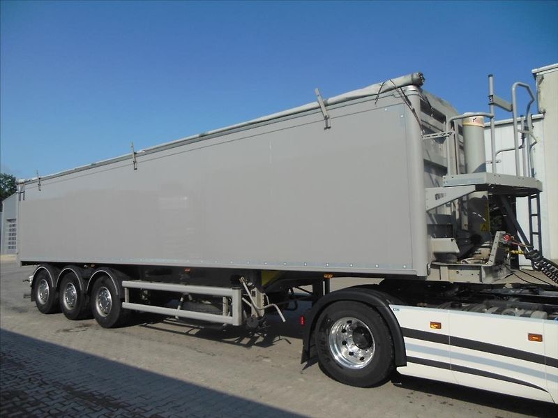 Stas S300CX, 49m3, ADR, JAKO NOVÝ - fotka 4 z 23