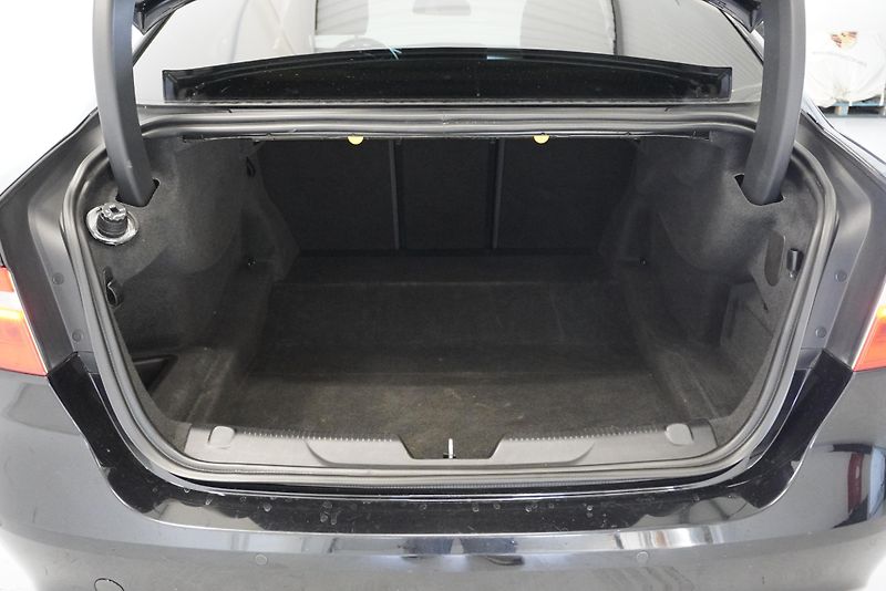 Jaguar XE  2.0 132kW SEDAN 2WD AUT - fotka 25 z 29