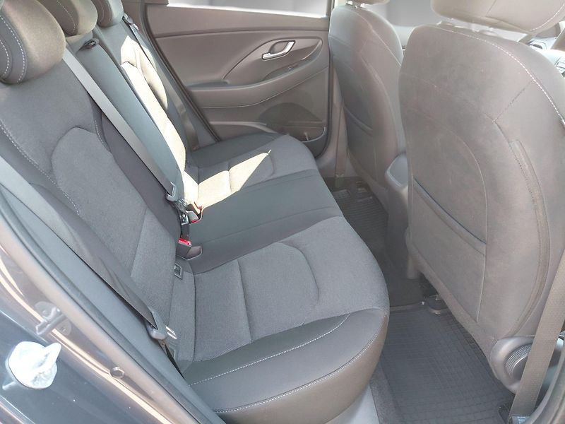 Hyundai i30 (2020) 1,5 CVVT 81 kW Smart ČR - fotka 21 z 25