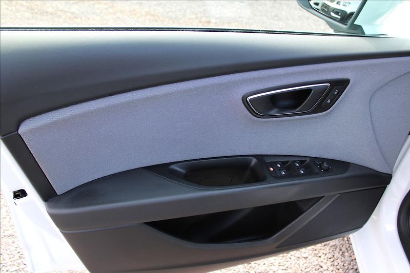 Seat Leon 1,6 TDi ST 85kW STYLE,serviska - fotka 21 z 42