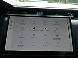 Land Rover Range Rover Velar 3,0 Dynamic SE D300 4x4 aut. - náhled 24