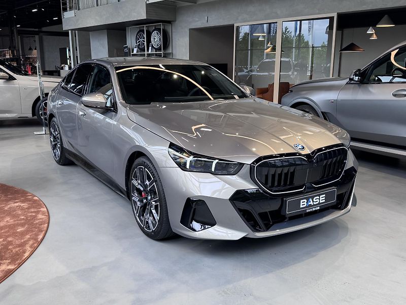 BMW Řada 5 550e xDrive M-Sport - fotografie inzerátu