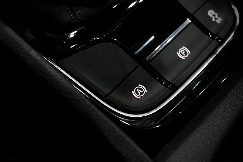 Škoda Karoq 1.5 TSI 110 kW - fotka 32 z 38