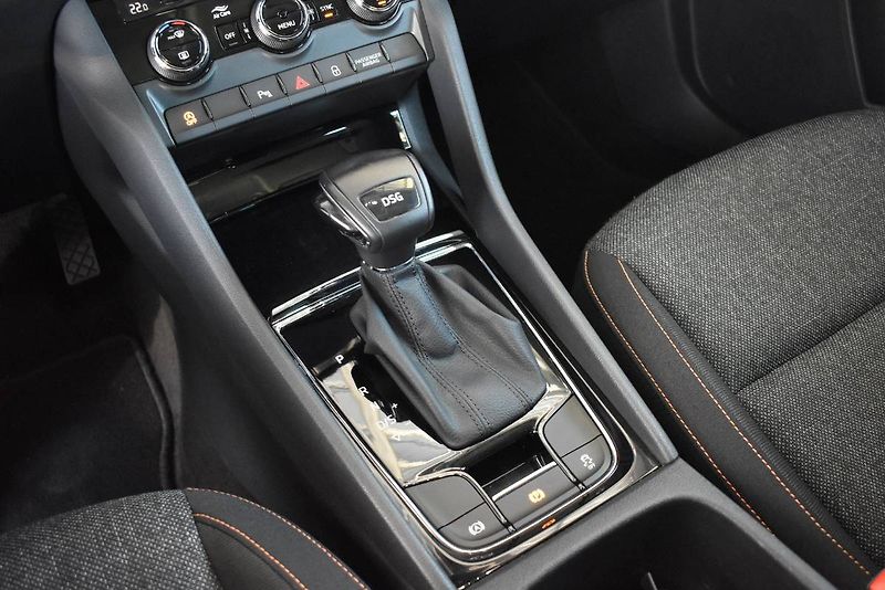 Škoda Karoq (2021) 1.5TSI 110kW DSG, LED,Clever - fotka 23 z 24
