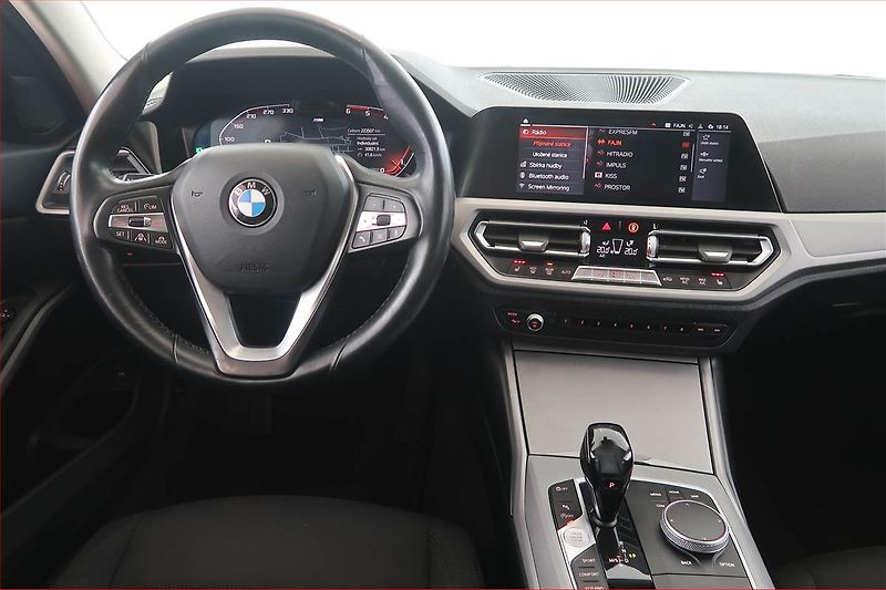 BMW Řada 3 (2020) 320 d xDrive, 4X4, Automat - fotka 7 z 20