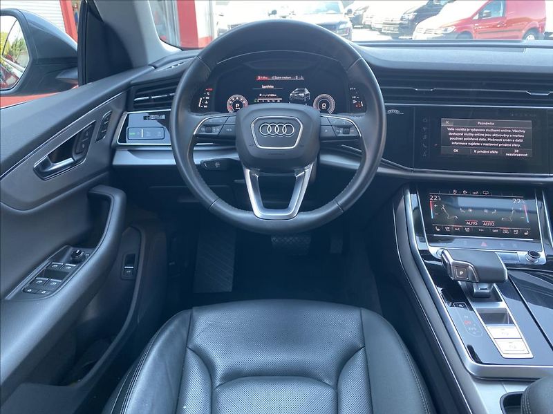 Audi Q8 3,0 55TFSi quattro Sport - fotka 23 z 47
