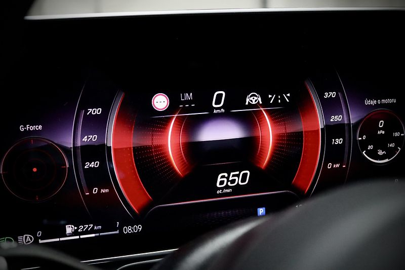 Mercedes-Benz Třídy S 580 Long 4Matic V8 370 kW - fotka 32 z 43