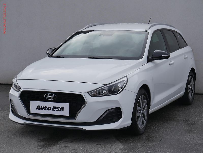 Hyundai i30 (2018) 1.4T-GDi, 2.maj,ČR, AC, park - fotka 3 z 21