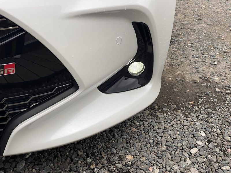 Toyota Yaris 1.5HEV 130, ČR, GR Sport, DPH - fotka 9 z 18