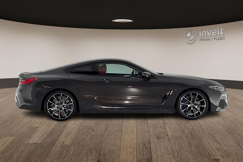 BMW Řada 8 M850i xDrive - fotka 2 z 26