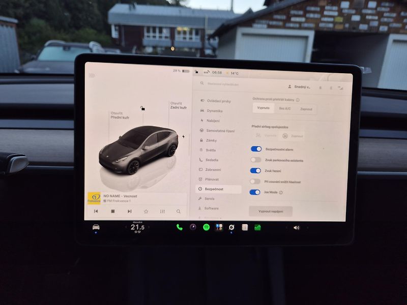 Tesla Model Y RWD 235kw 95,3 % - fotka 28 z 49