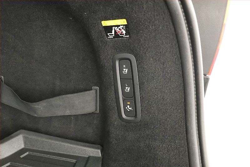 Volvo V90 (2018) D3, Automat, Serv.kniha, Kůže - fotka 18 z 20