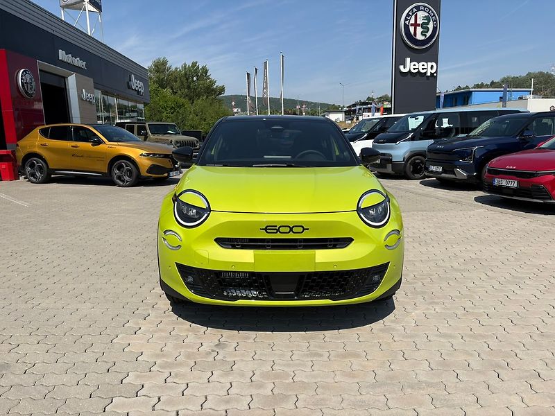 Fiat 600 (2026) 1.2 Turbo Hybrid 145k Sport - fotka 2 z 16