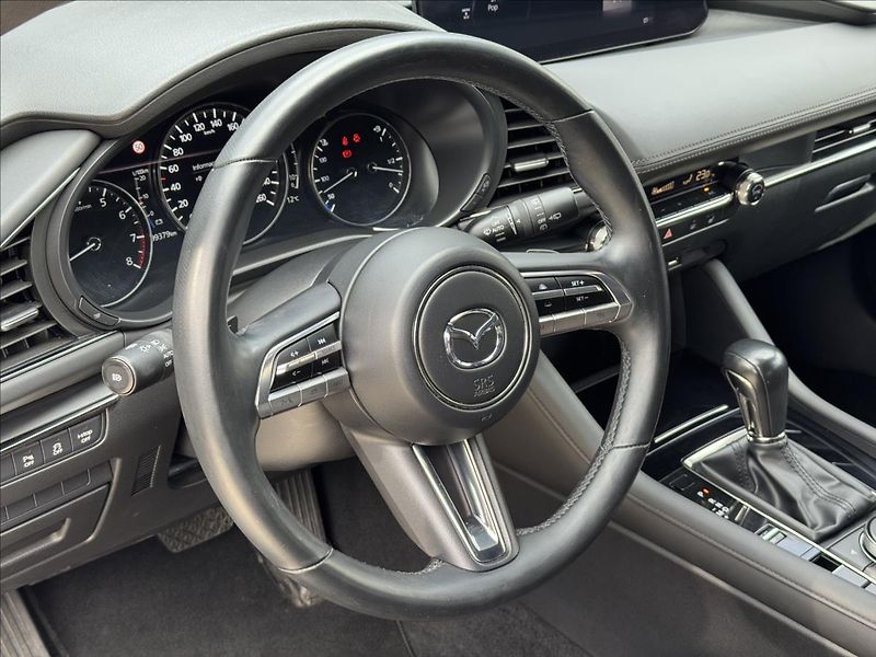 Mazda 3 2,0 Skyactiv-G Selection AT - fotka 10 z 28