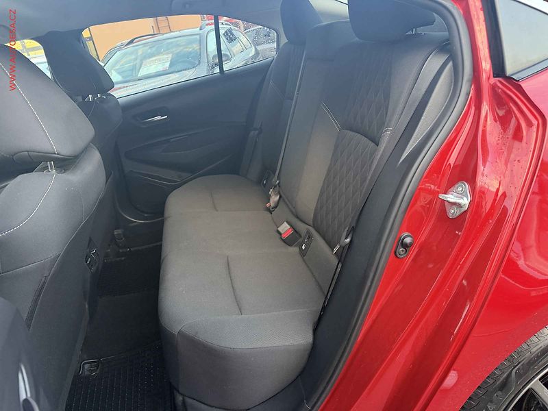 Toyota Corolla (2022) 1.5 V VT-i, 2.maj,ČR - fotka 10 z 18