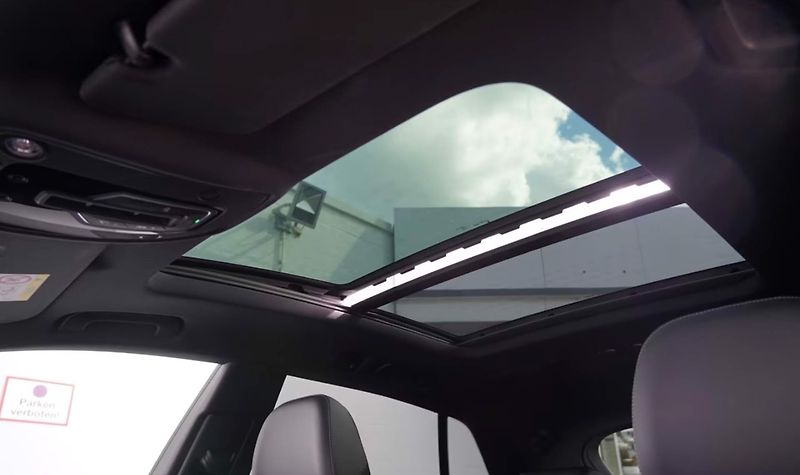 Audi Q8 TDI q 210kW S-Line Pano Matrix - fotka 9 z 20