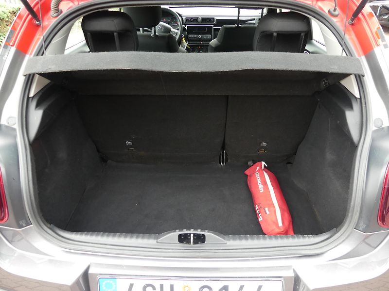 Citroën C3 (2019) 1,2 PureTech 110 MAN6 FEEL - fotka 11 z 21