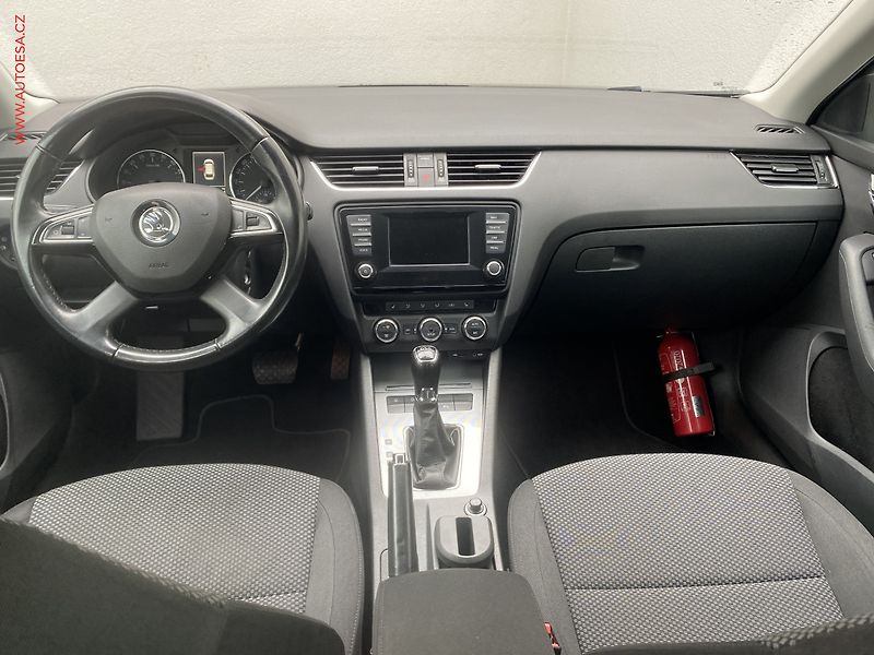 Škoda Octavia (2014) 2.0 TDi, Ambiente, DSG - fotka 8 z 18