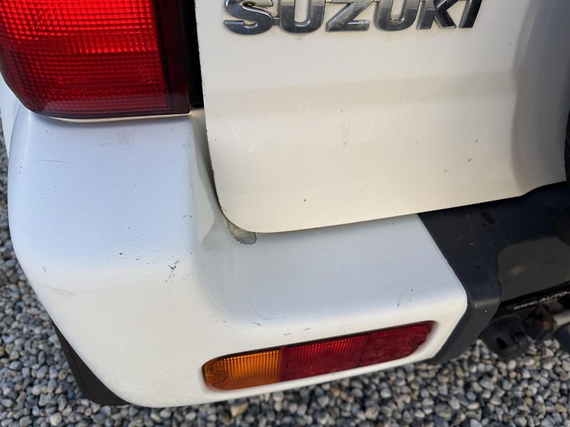 Suzuki Jimny 1,3i/63kW 4x4 - Klima,TZ,... - fotka 61 z 70
